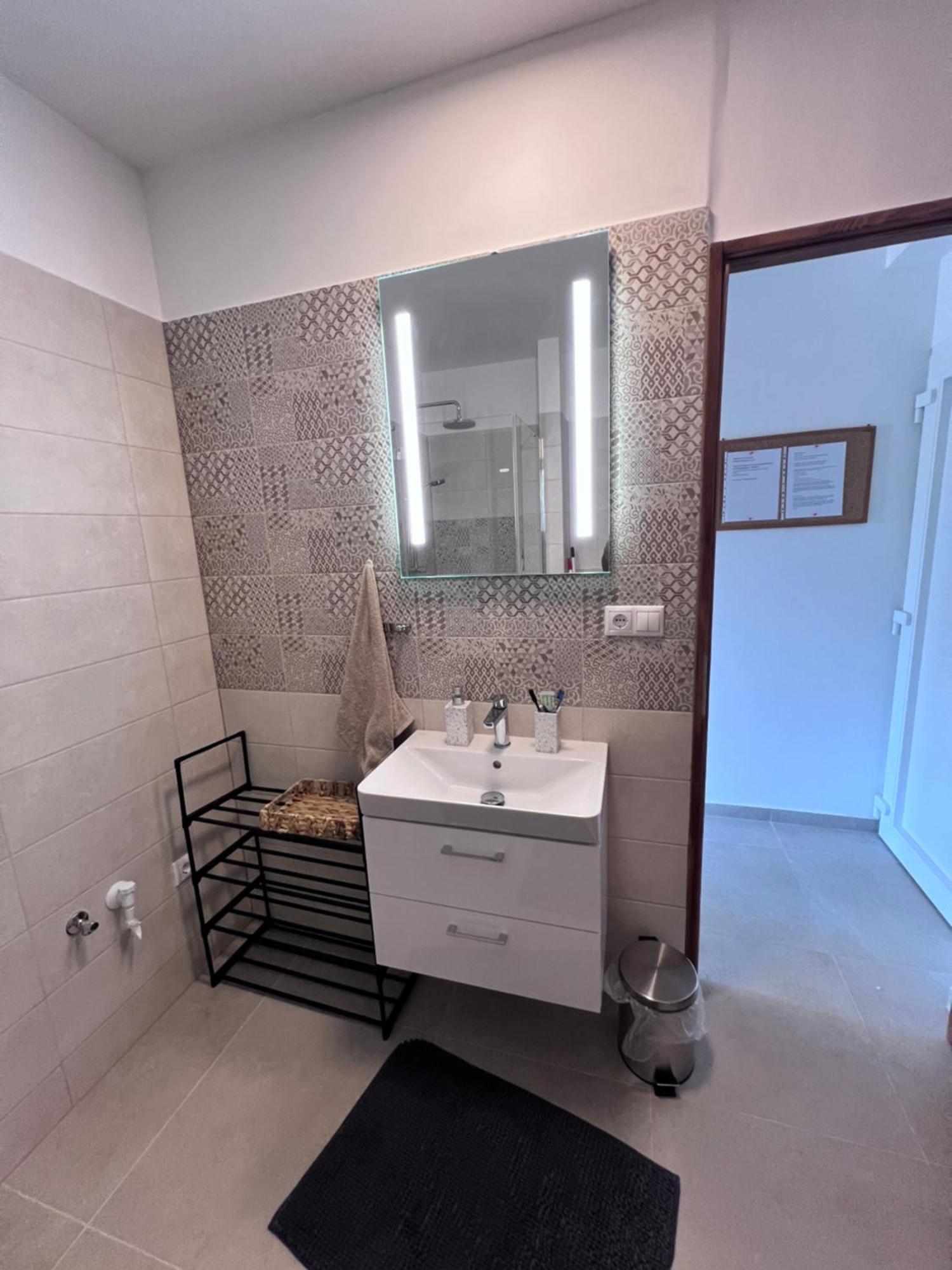 Roger Federer Apartmanja Balatonfured Ngoại thất bức ảnh