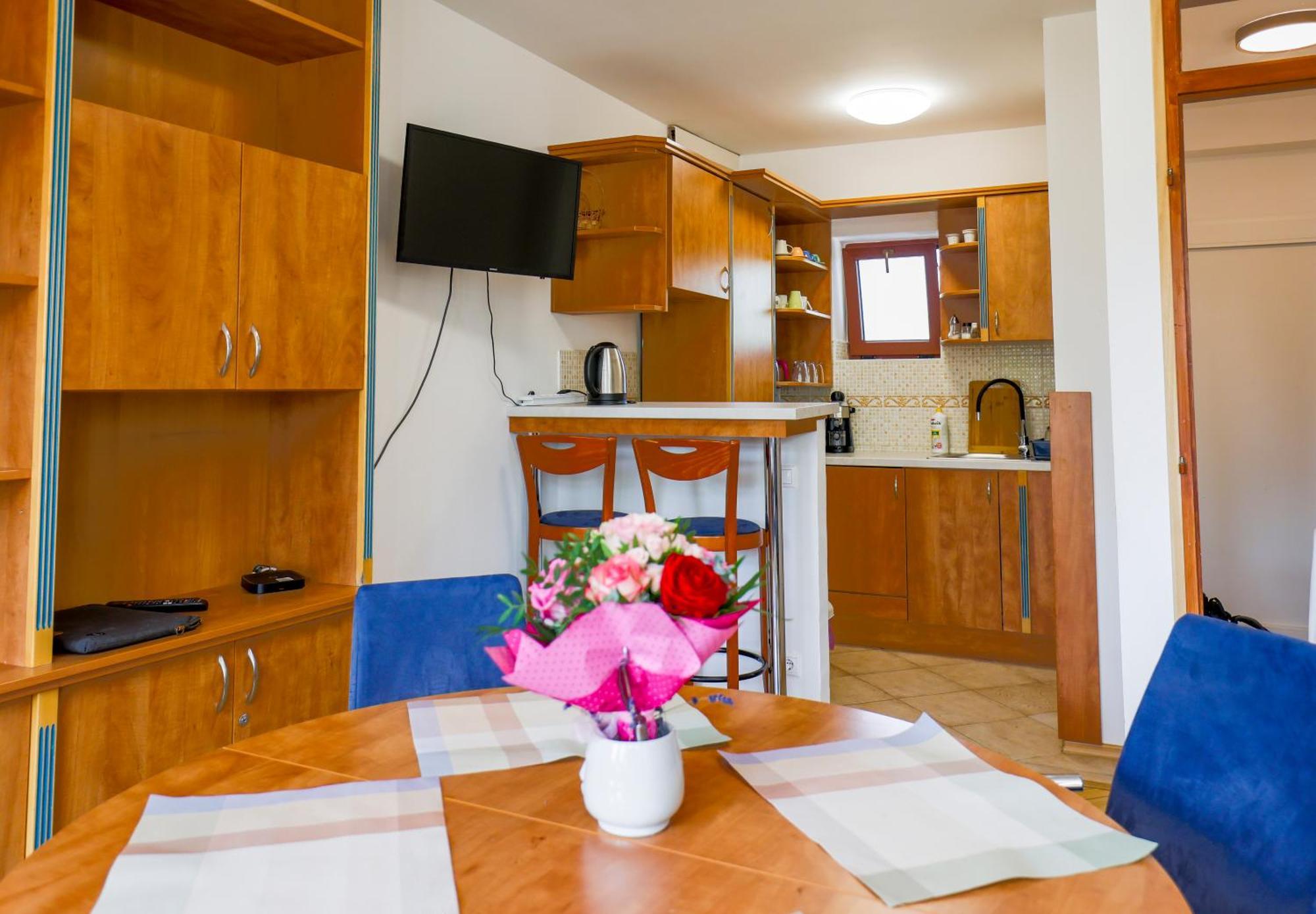 Roger Federer Apartmanja Balatonfured Ngoại thất bức ảnh